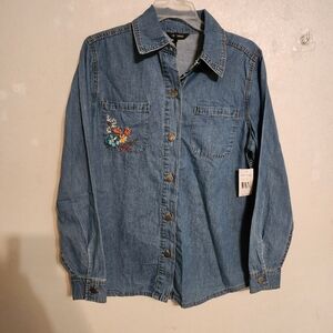 Driftwood Shayna Denim Embroidered Shirt Jacket Wildflower Size S NWT (tiny hole